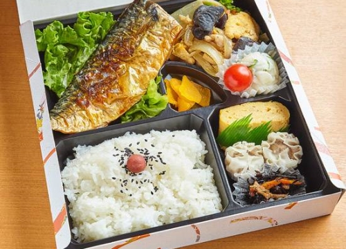 大判塩鯖＆きくらげの玉子炒め弁当